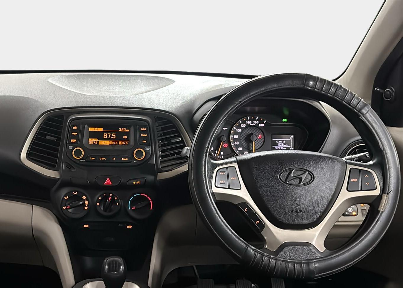 2019 Hyundai NEW SANTRO MAGNA, CNG, Manual, 43,016 km, Steering Wheel Close Up