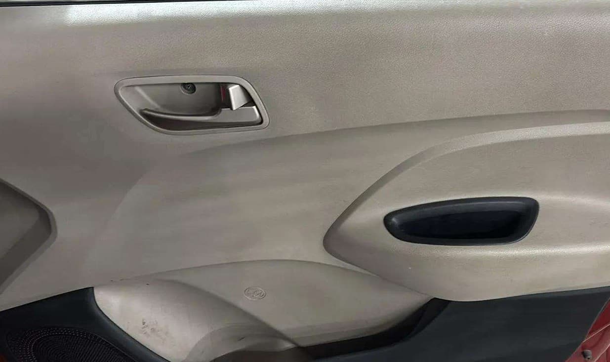 2019 Hyundai NEW SANTRO MAGNA, CNG, Manual, 43,016 km, Driver Side Door Panels Control