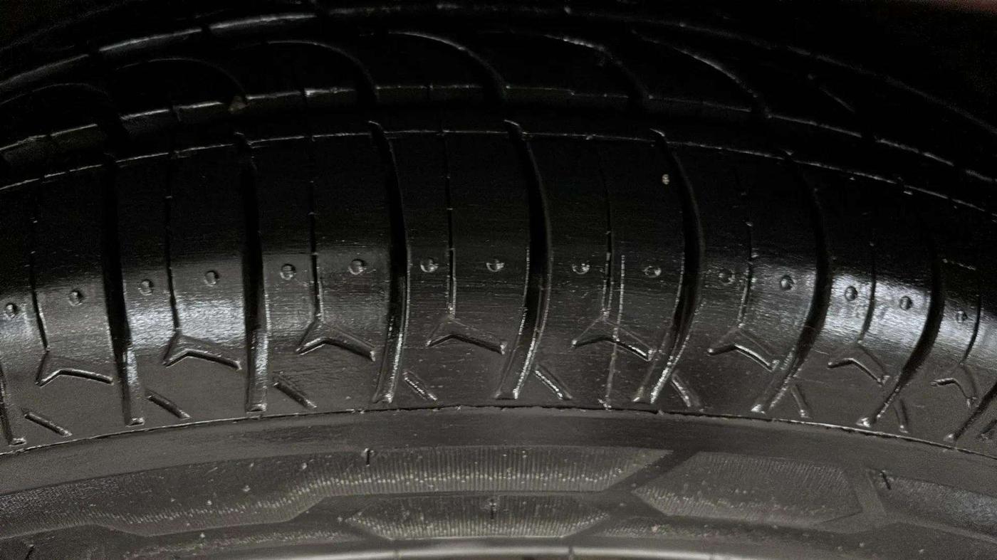2019 Hyundai NEW SANTRO MAGNA, CNG, Manual, 43,016 km, Left Rear Tyre Tread