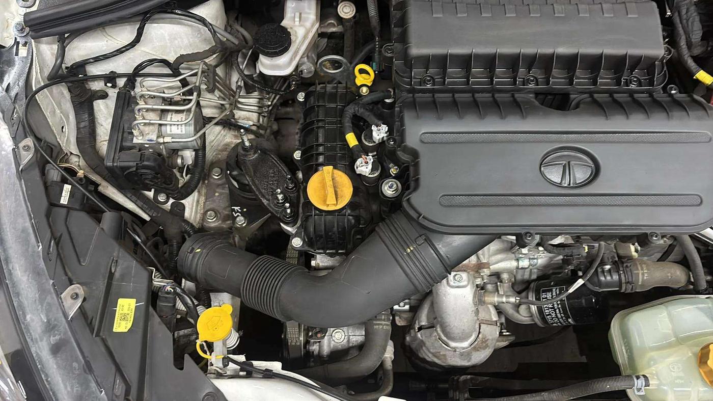 2023 Tata Tiago XZA PLUS PETROL, Petrol, Automatic, 16,618 km, Engine View - Right