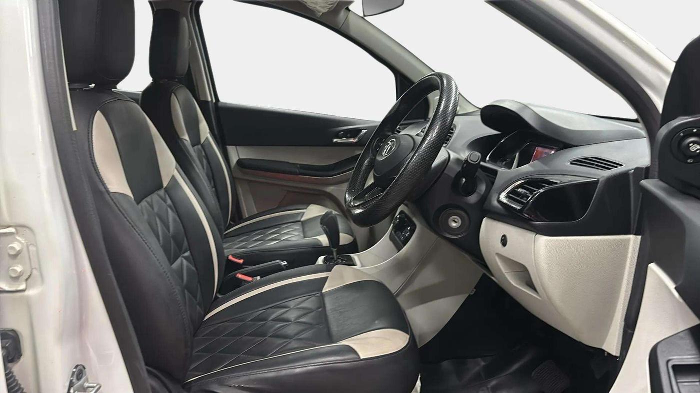 2023 Tata Tiago XZA PLUS PETROL, Petrol, Automatic, 16,618 km, Right Side Front Door Cabin