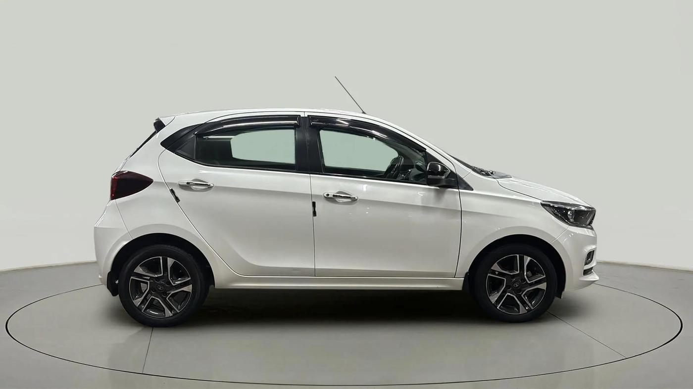 2023 Tata Tiago XZA PLUS PETROL, Petrol, Automatic, 16,618 km, Right Side View
