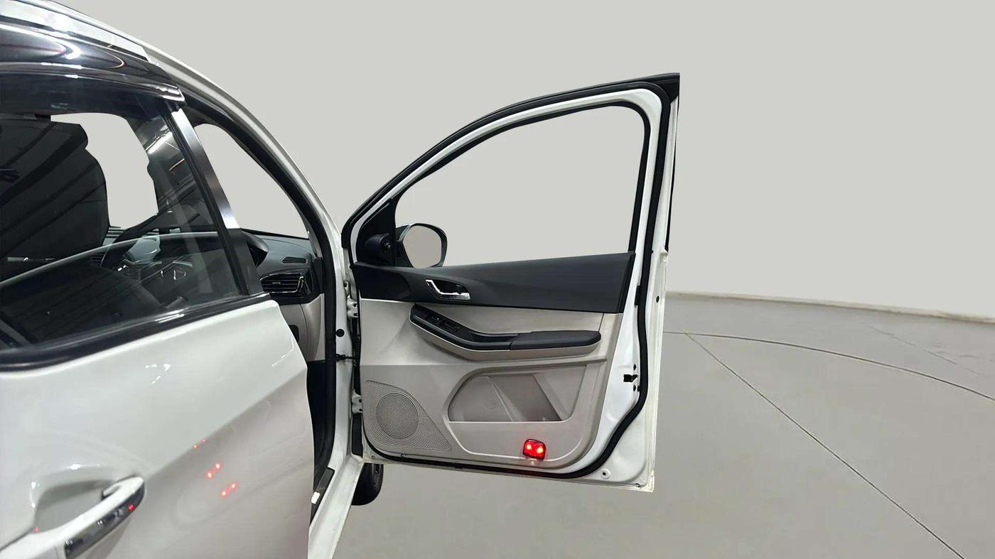 2023 Tata Tiago XZA PLUS PETROL, Petrol, Automatic, 16,618 km, RHS Front Door