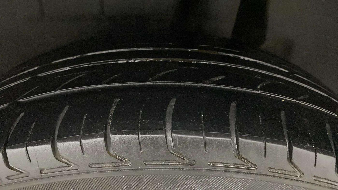 2018 Maruti Dzire ZXI PLUS, Petrol, Manual, 82,752 km, Left Rear Tyre Tread
