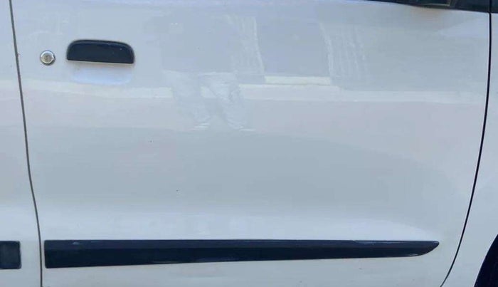 2014 Maruti Wagon R 1.0 VXI, Petrol, Manual, 23,802 km, Driver-side door - Slightly dented