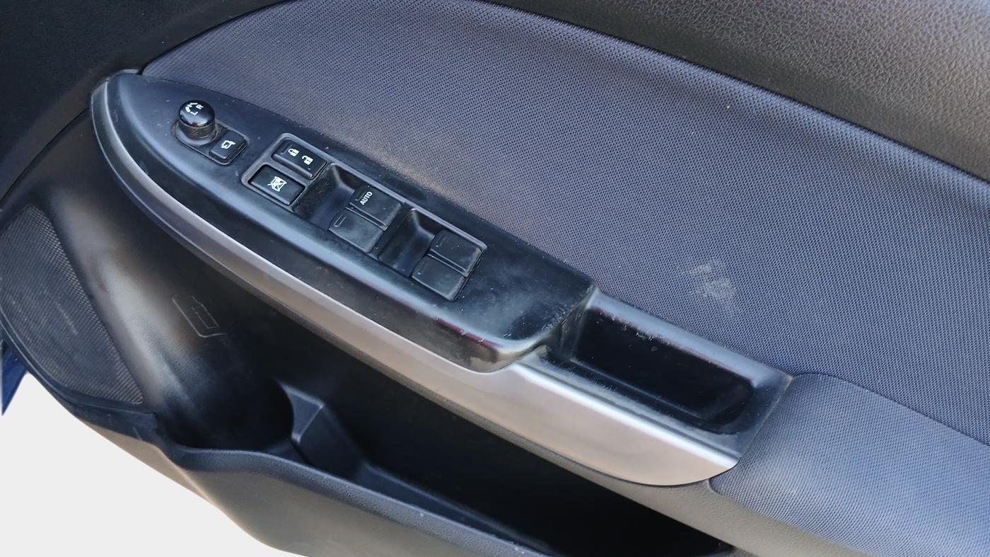 2019 Maruti Baleno ZETA PETROL 1.2, Petrol, Manual, 77,867 km, Driver Side Door Panels Control