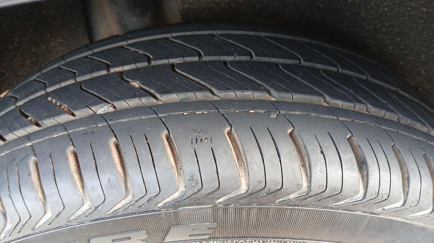 2019 Maruti Baleno ZETA PETROL 1.2, Petrol, Manual, 77,867 km, Right Front Tyre Tread