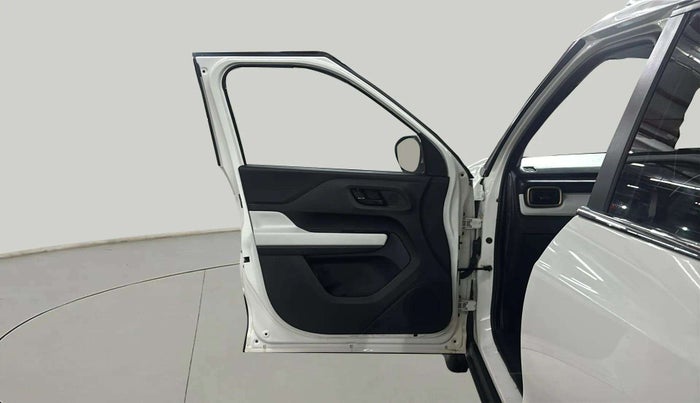 2024 Tata PUNCH ACCOMPLISHED DAZZLE SUNROOF CNG MT, CNG, Manual, 25,480 km, LHS Front Door