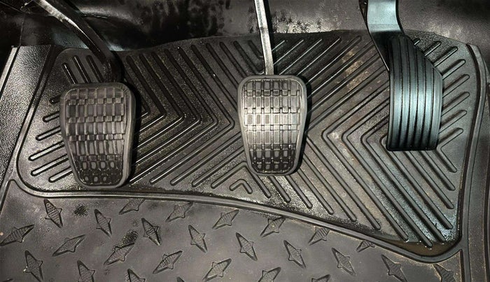 2024 Tata PUNCH ACCOMPLISHED DAZZLE SUNROOF CNG MT, CNG, Manual, 25,480 km, Pedals