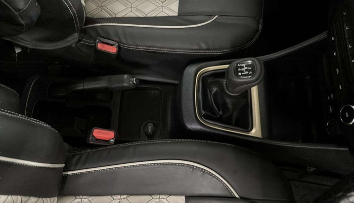 2024 Tata PUNCH ACCOMPLISHED DAZZLE SUNROOF CNG MT, CNG, Manual, 25,480 km, Gear Lever