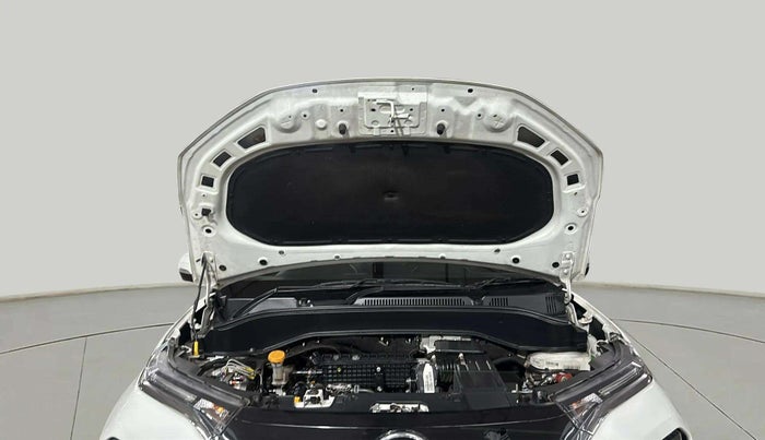 2024 Tata PUNCH ACCOMPLISHED DAZZLE SUNROOF CNG MT, CNG, Manual, 25,480 km, Open Bonet