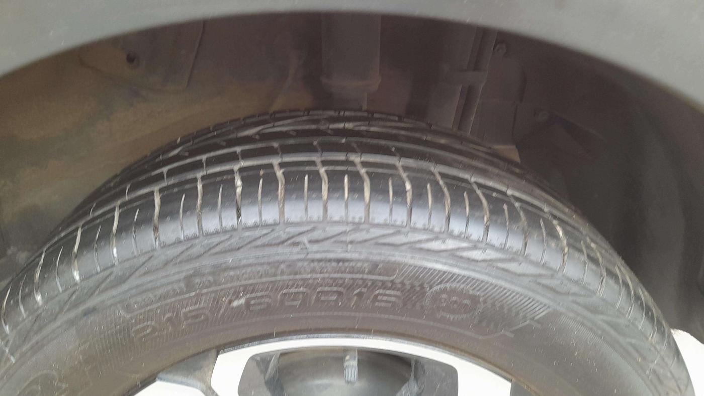 2022 Tata NEXON XZA PLUS PETROL DUAL TONE, Petrol, Automatic, 5,827 km, Left Rear Tyre Tread