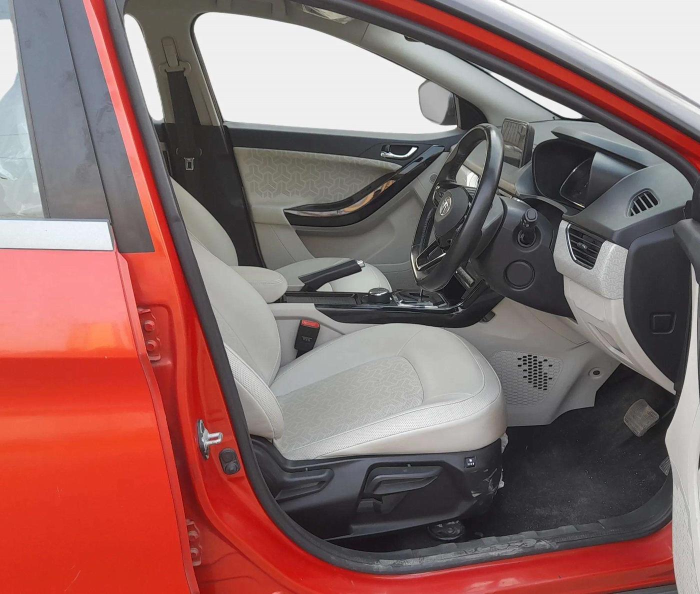 2022 Tata NEXON XZA PLUS PETROL DUAL TONE, Petrol, Automatic, 5,827 km, Right Side Front Door Cabin