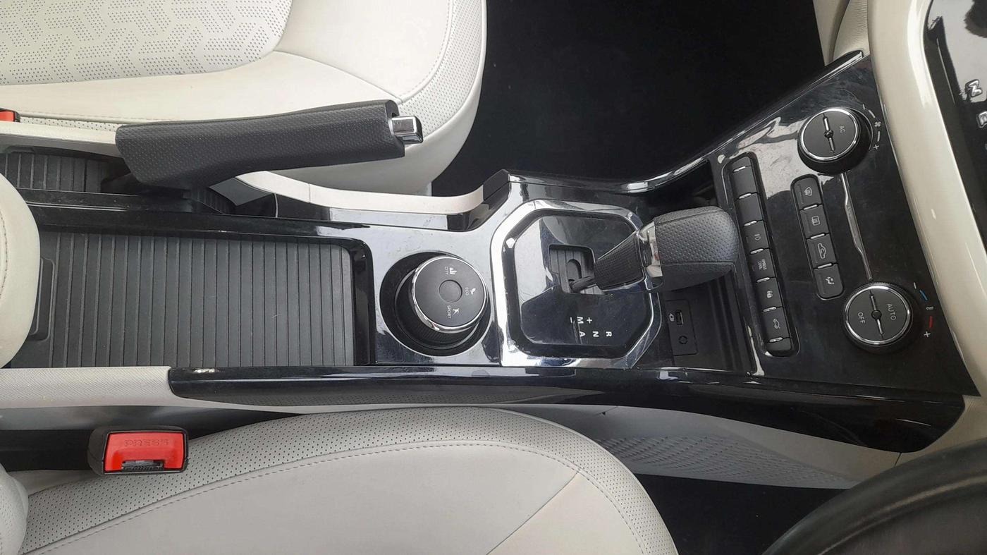 2022 Tata NEXON XZA PLUS PETROL DUAL TONE, Petrol, Automatic, 5,827 km, Gear Lever