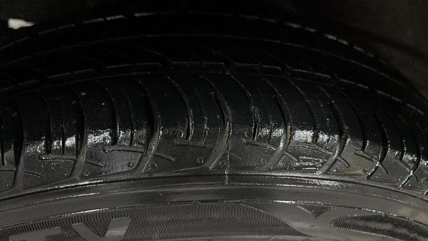 2021 Maruti New Wagon-R ZXI 1.2 AMT, Petrol, Automatic, 43,437 km, Right Rear Tyre Tread