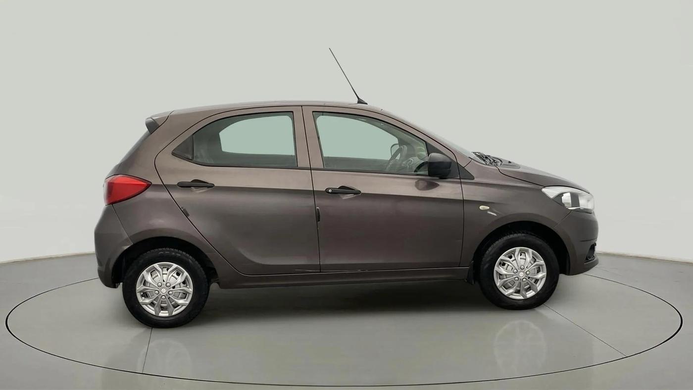 2017 Tata Tiago XM PETROL, Petrol, Manual, 70,994 km, Right Side View