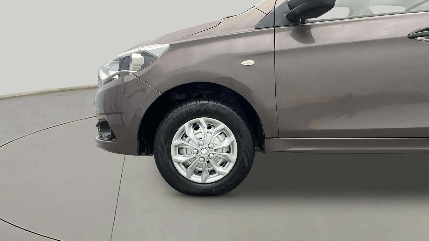 2017 Tata Tiago XM PETROL, Petrol, Manual, 70,994 km, Left Front Wheel