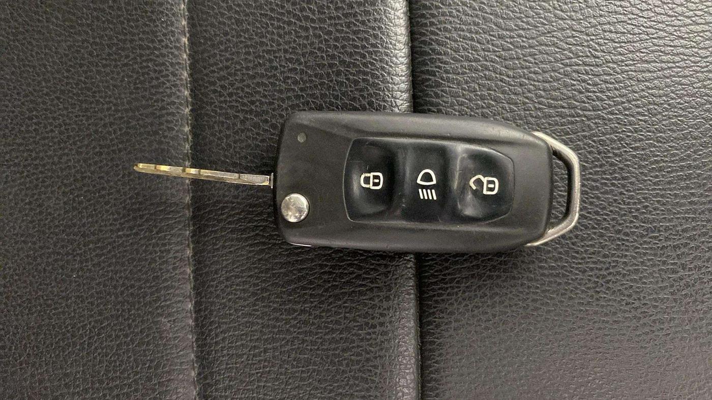 2017 Tata Tiago XM PETROL, Petrol, Manual, 70,994 km, Key Close Up