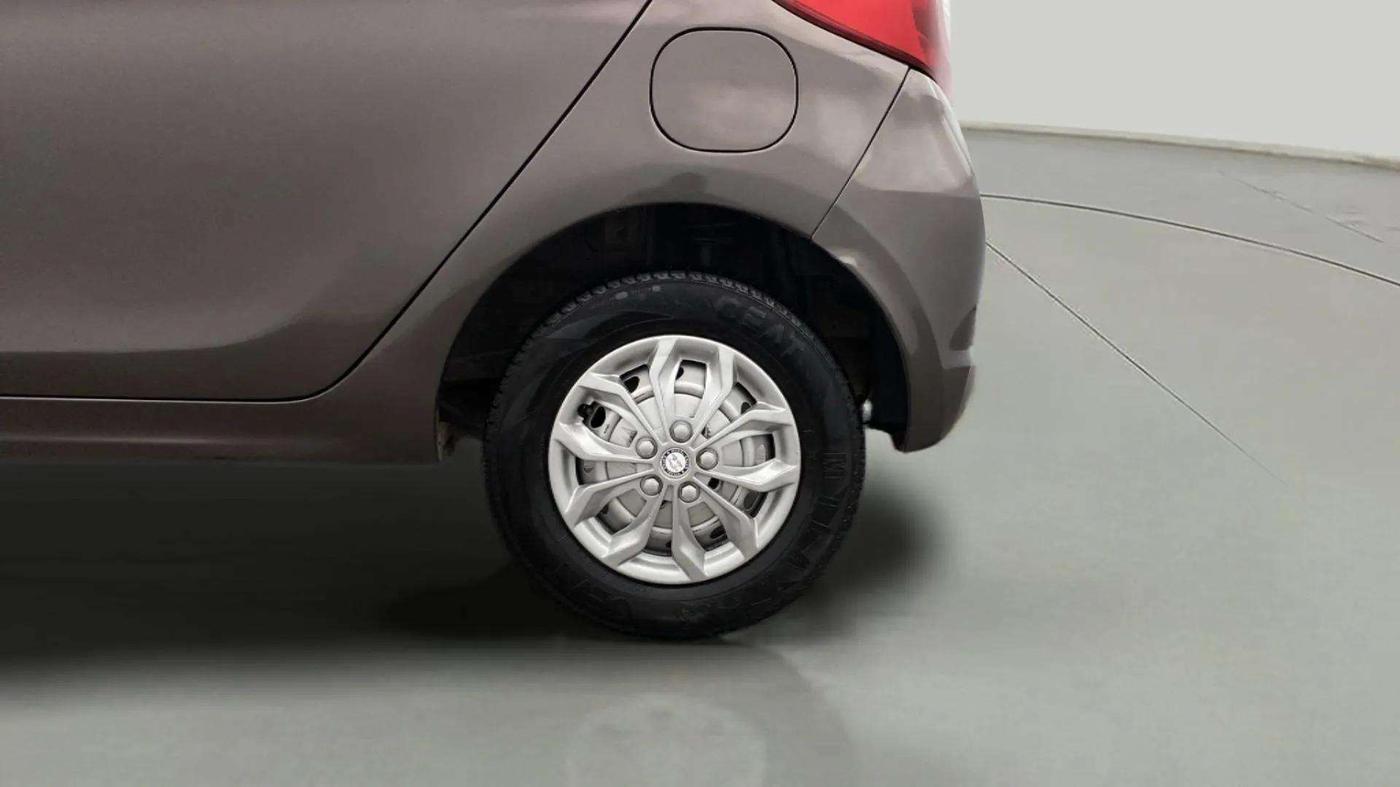 2017 Tata Tiago XM PETROL, Petrol, Manual, 70,994 km, Left Rear Wheel