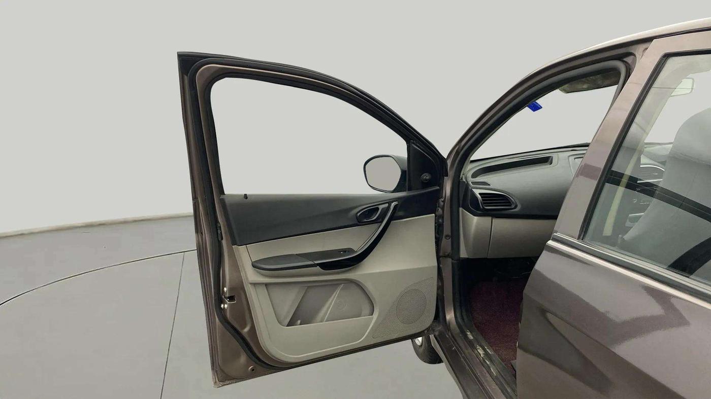 2017 Tata Tiago XM PETROL, Petrol, Manual, 70,994 km, LHS Front Door