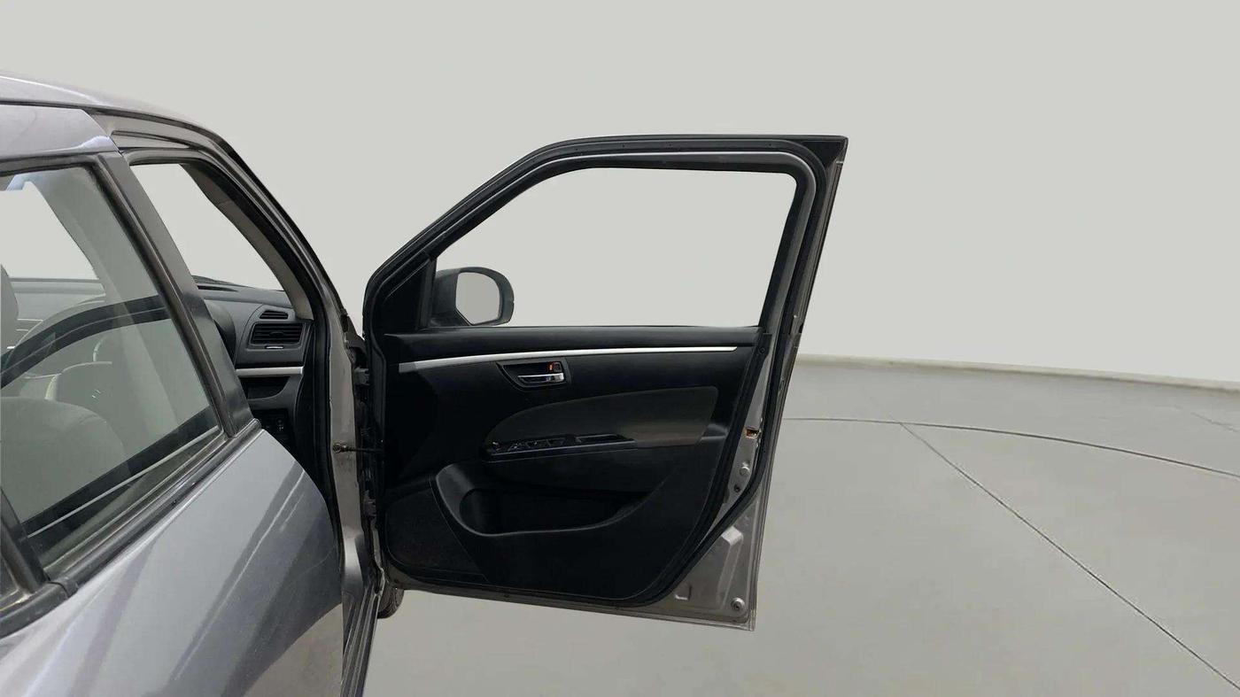 2013 Maruti Swift VXI, Petrol, Manual, 67,970 km, RHS Front Door