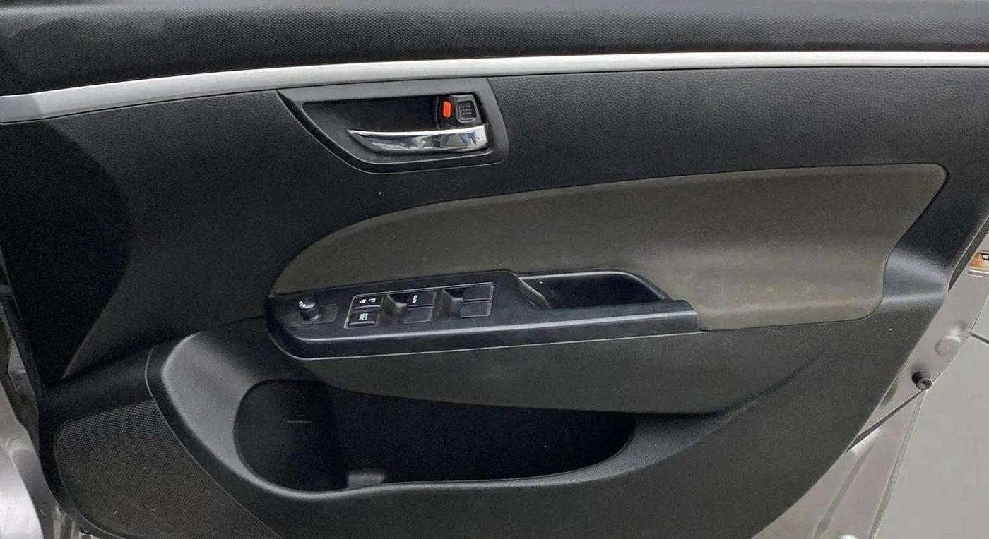 2013 Maruti Swift VXI, Petrol, Manual, 67,970 km, Driver Side Door Panels Control