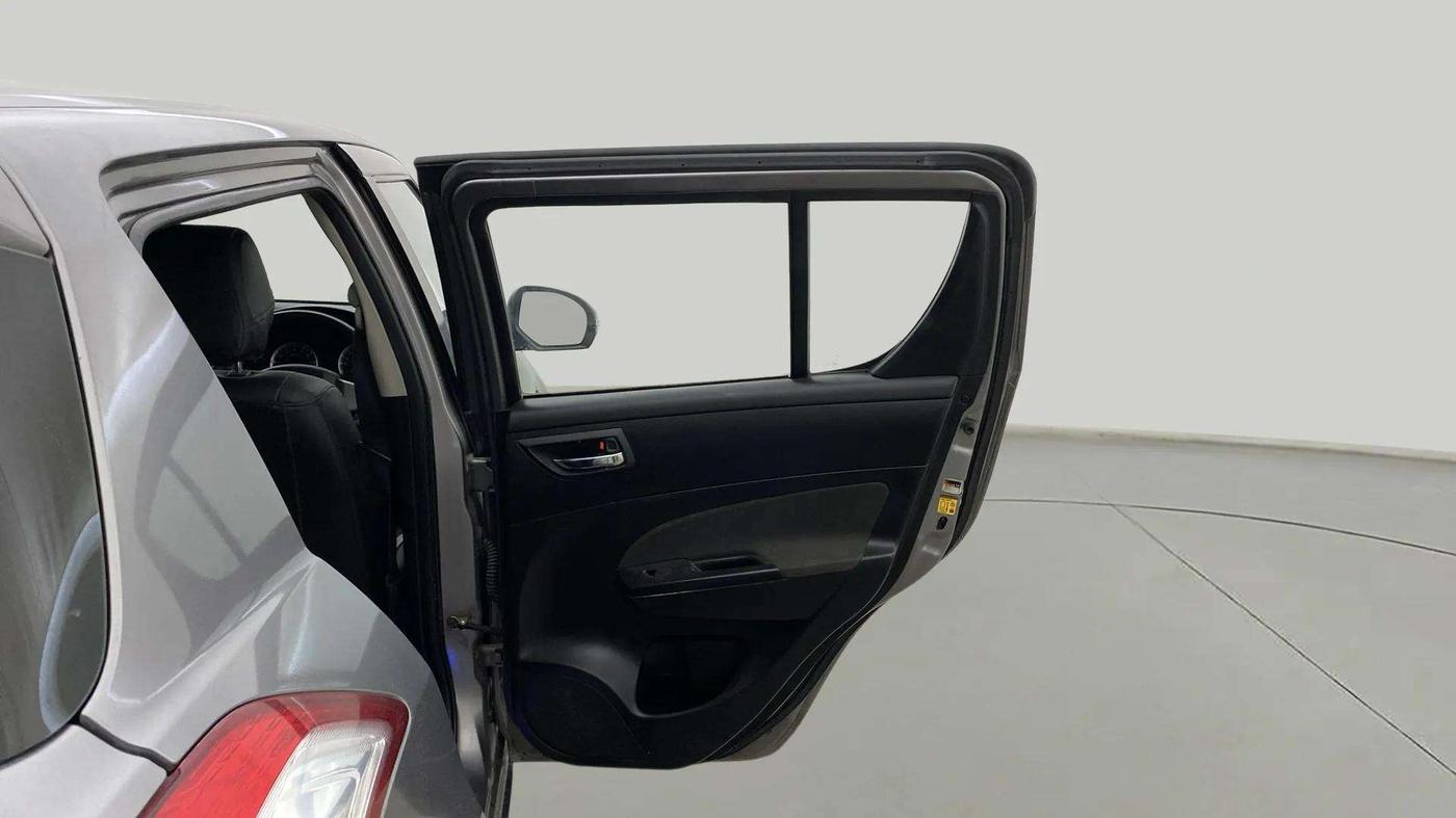 2013 Maruti Swift VXI, Petrol, Manual, 67,970 km, RHS Rear Door