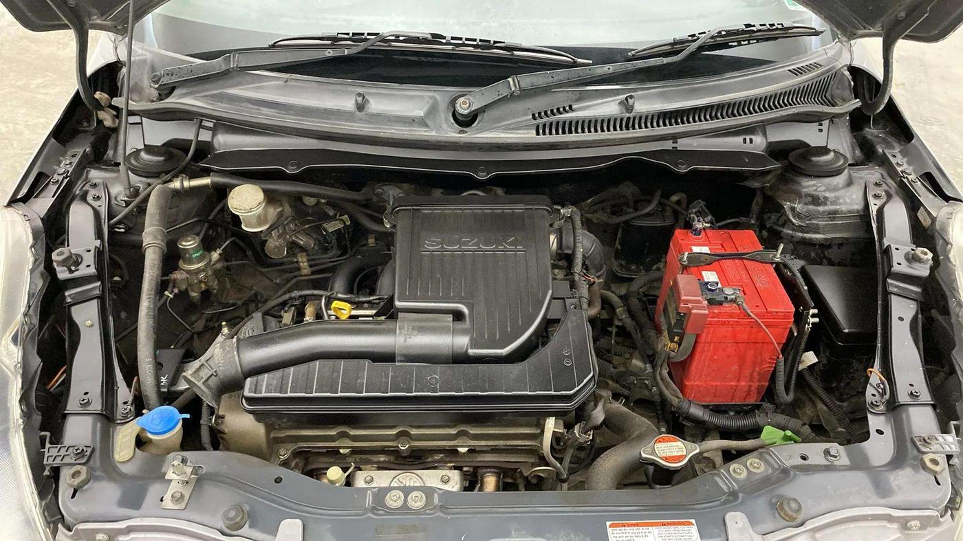 2013 Maruti Swift VXI, Petrol, Manual, 67,970 km, Engine View