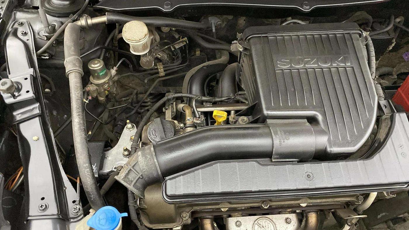 2013 Maruti Swift VXI, Petrol, Manual, 67,970 km, Engine View - Right