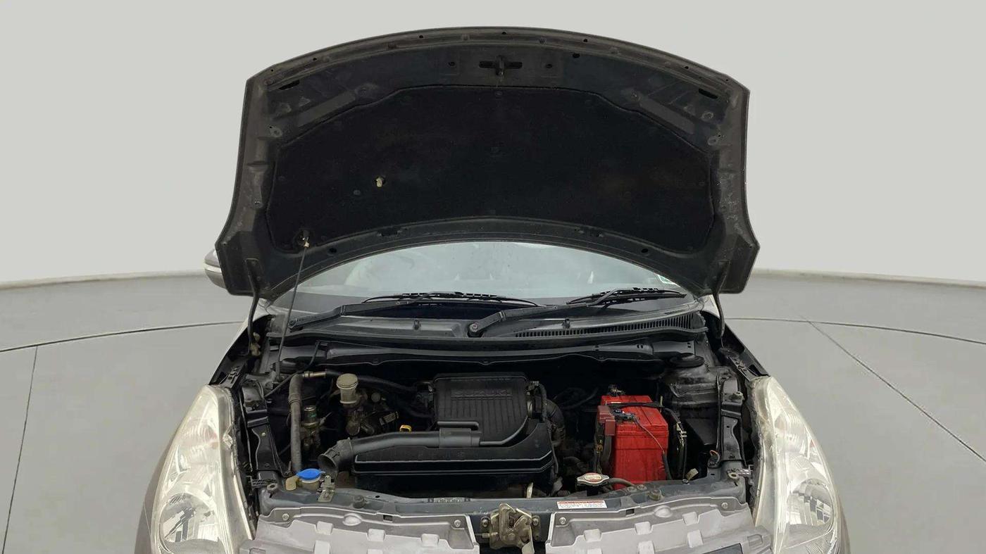 2013 Maruti Swift VXI, Petrol, Manual, 67,970 km, Open Bonet