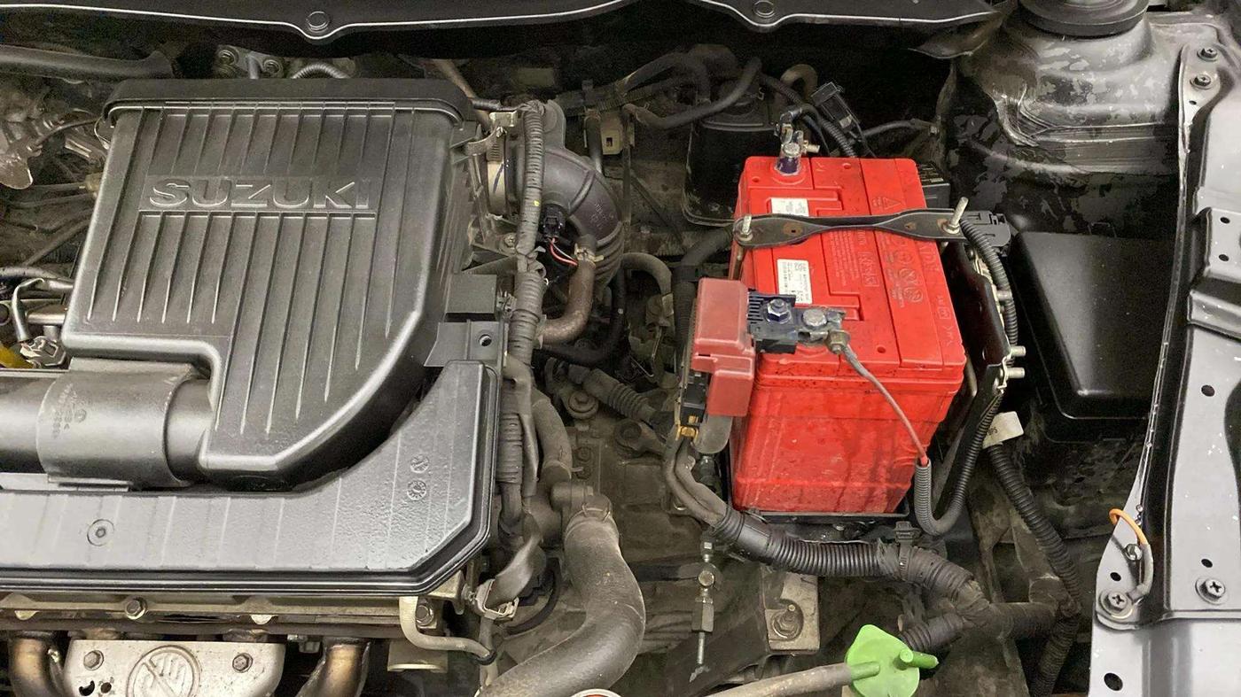 2013 Maruti Swift VXI, Petrol, Manual, 67,970 km, Engine View - Left