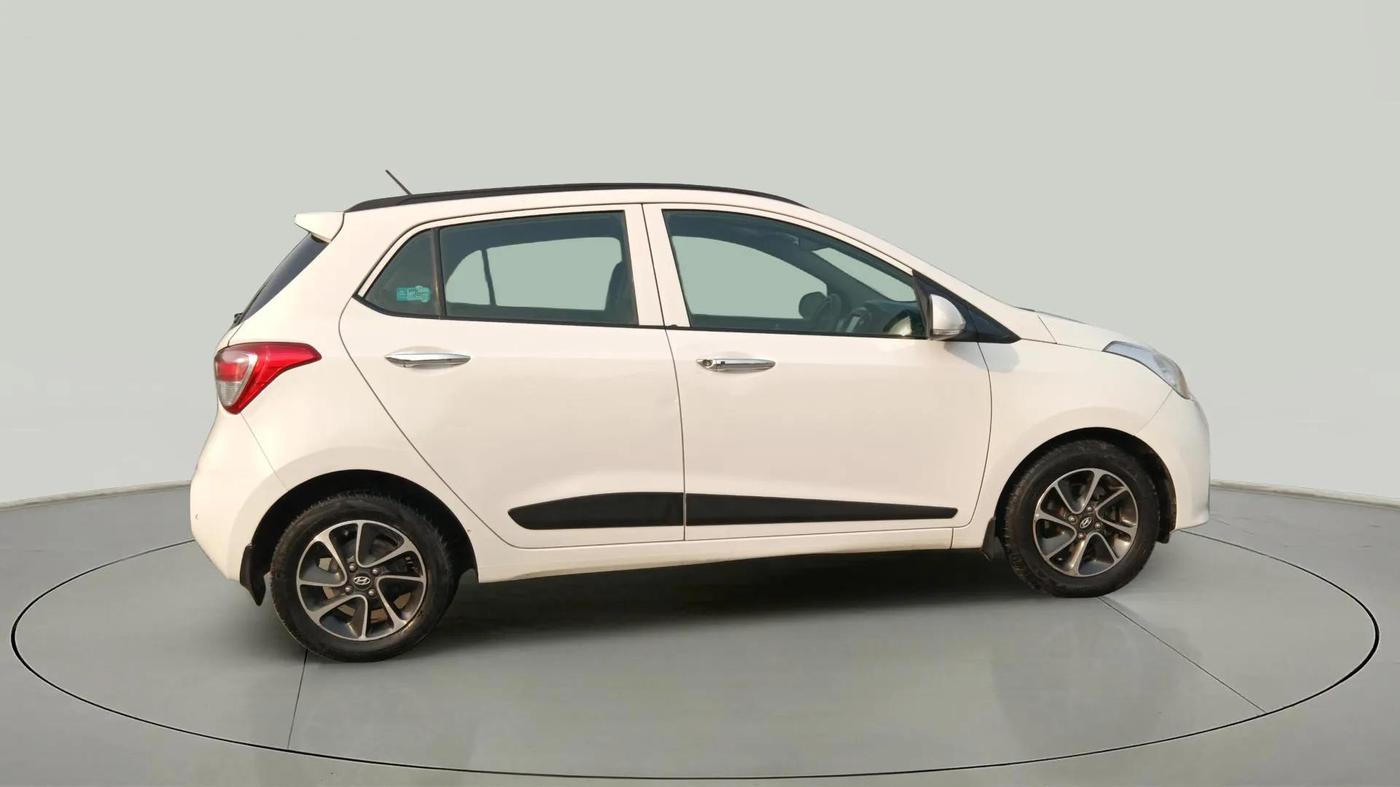 2018 Hyundai Grand i10 ASTA 1.2 KAPPA VTVT, Petrol, Manual, 47,294 km, Right Side View