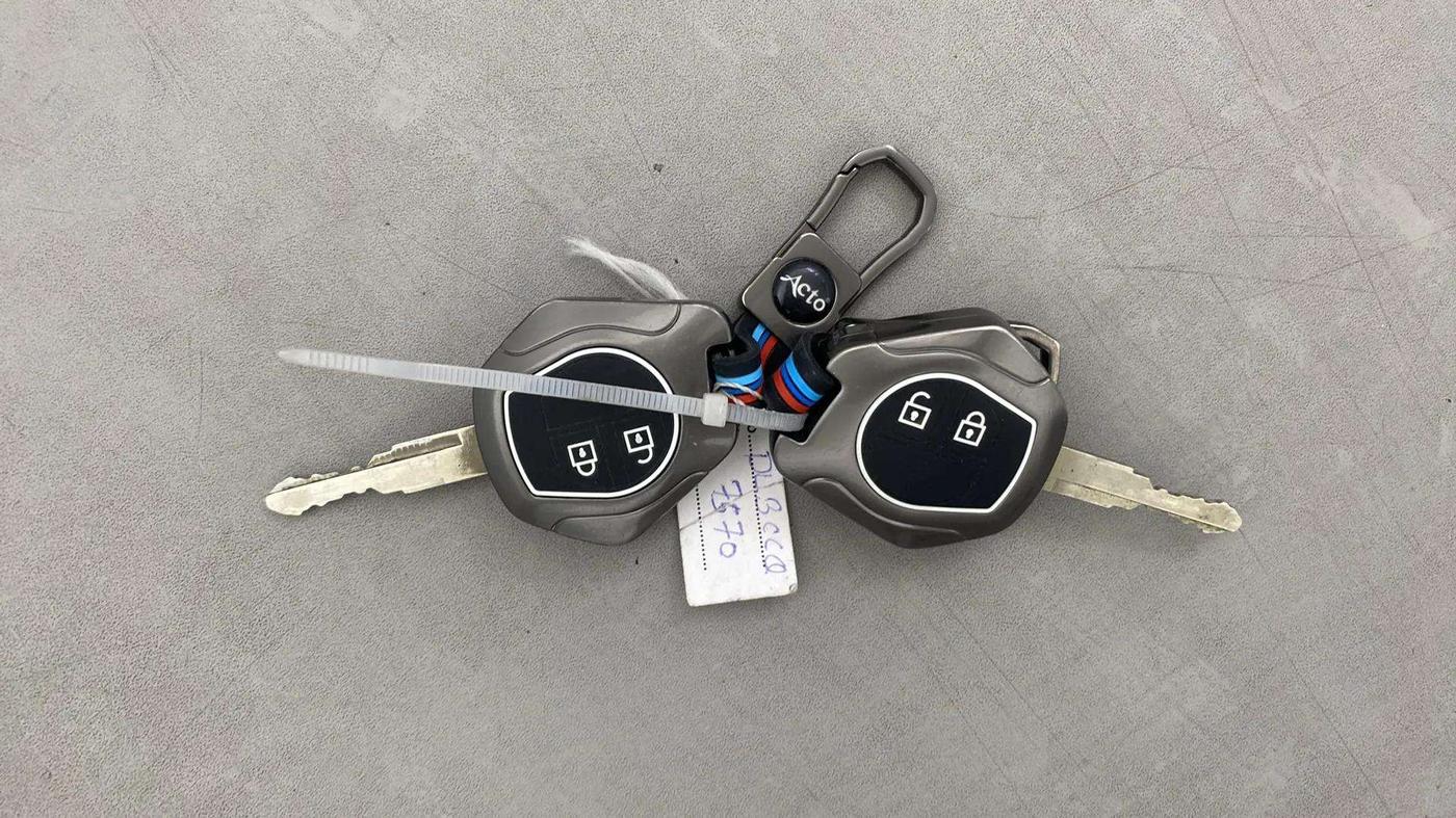 2019 Maruti Dzire VXI, Petrol, Manual, 79,719 km, Key Close Up