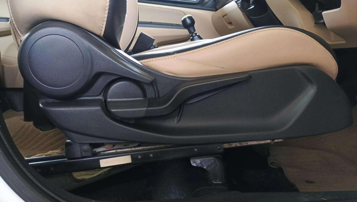 2019 Honda Amaze 1.2L I-VTEC S, Petrol, Manual, 78,249 km, Driver Side Adjustment Panel