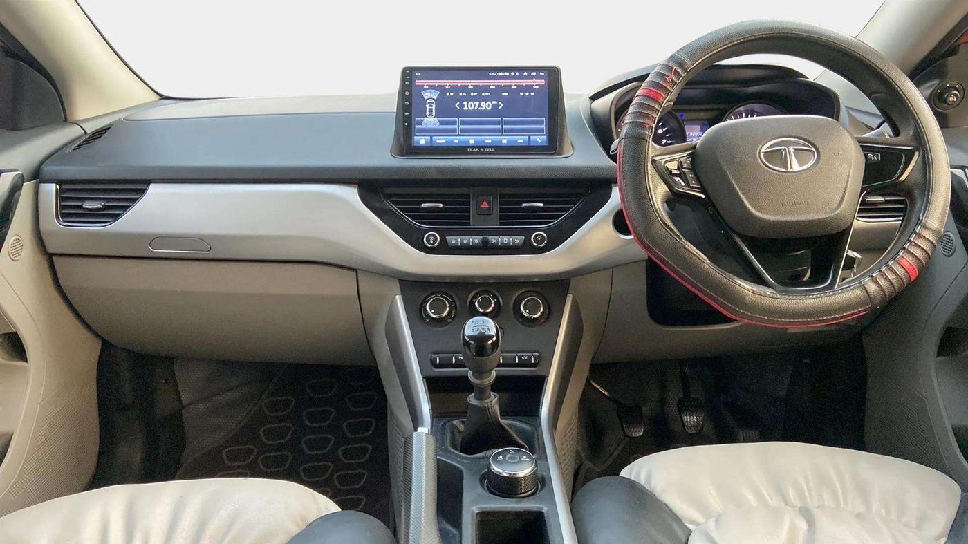 2018 Tata NEXON XM DIESEL, Diesel, Manual, 88,861 km, Dashboard