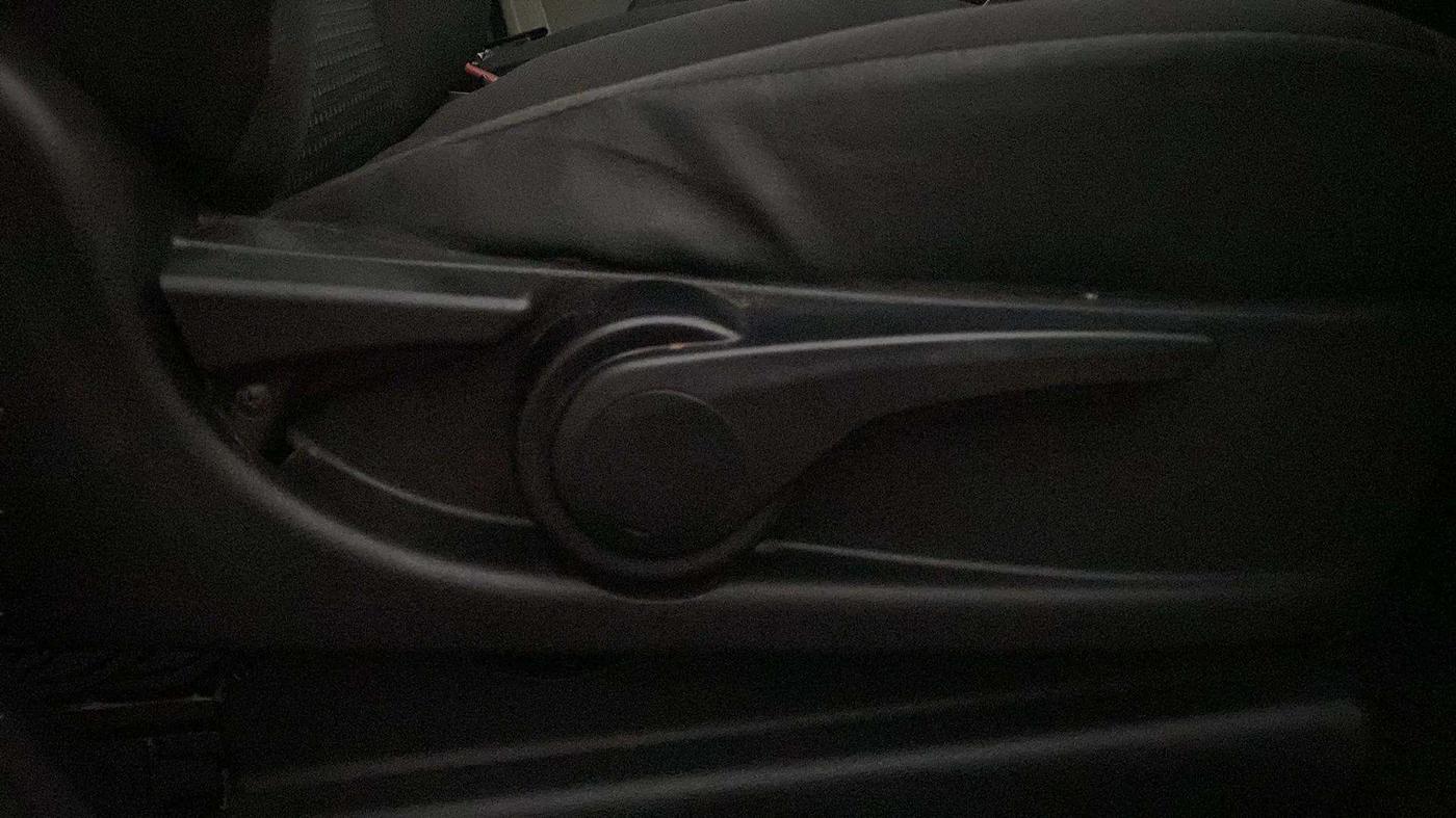 2018 Tata Tiago XZA PETROL, Petrol, Automatic, 5,352 km, Driver Side Adjustment Panel