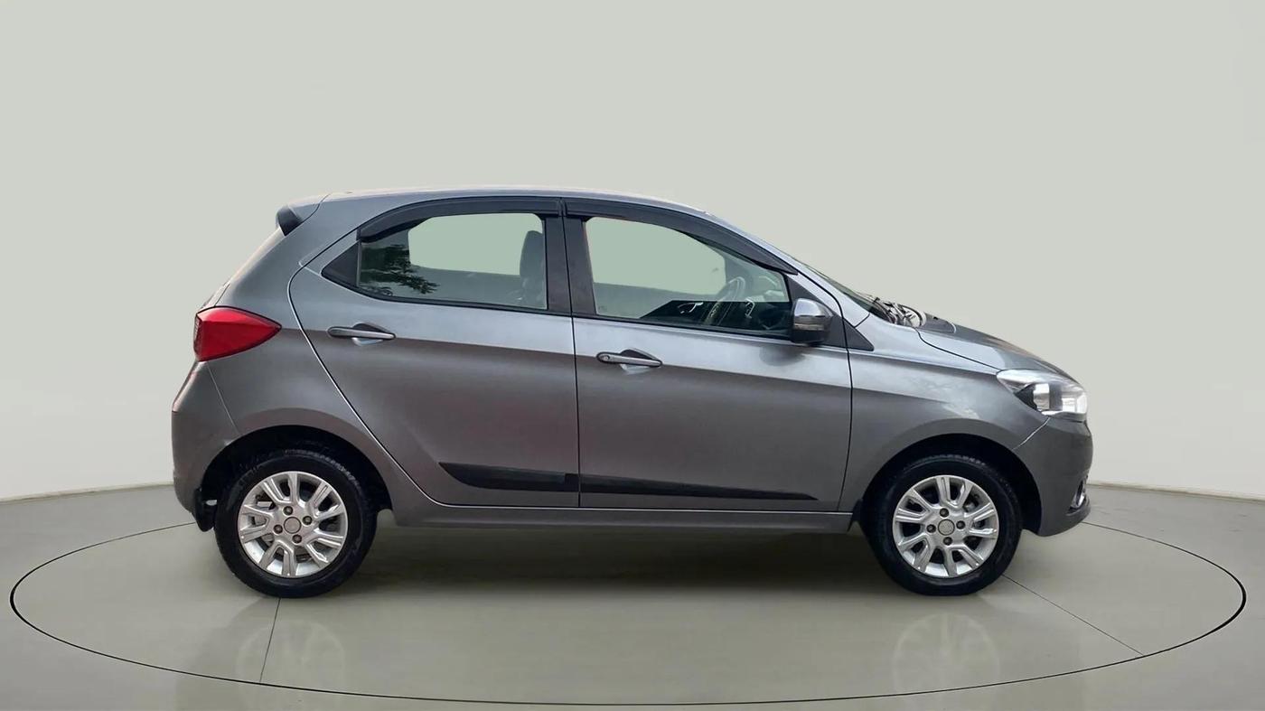 2018 Tata Tiago XZA PETROL, Petrol, Automatic, 5,352 km, Right Side View
