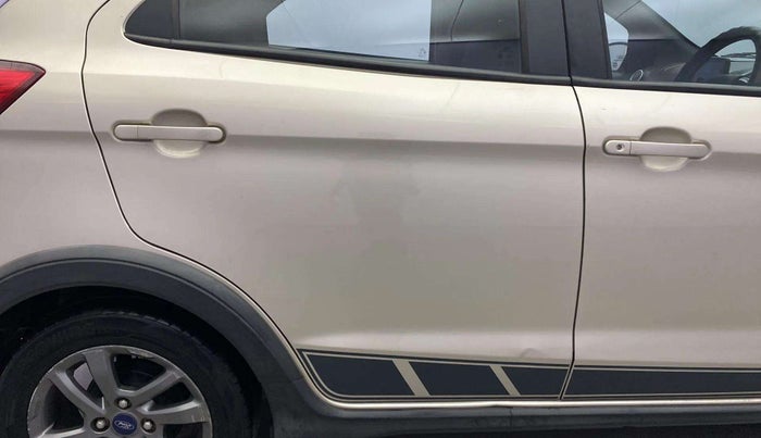 2018 Ford FREESTYLE TITANIUM PLUS 1.2 PETROL, Petrol, Manual, 93,563 km, Right rear door - Slightly dented