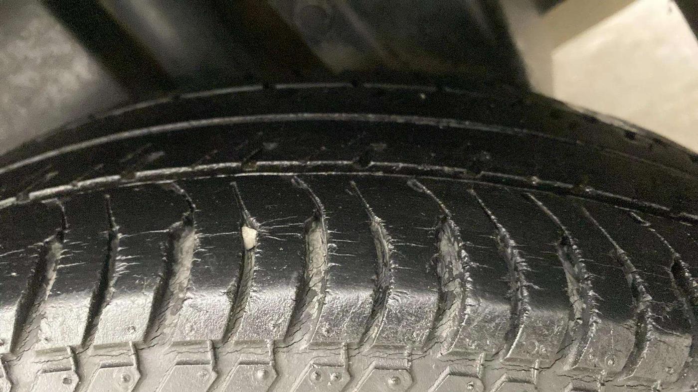 2014 Maruti Swift Dzire VXI, Petrol, Manual, 81,747 km, Left Rear Tyre Tread