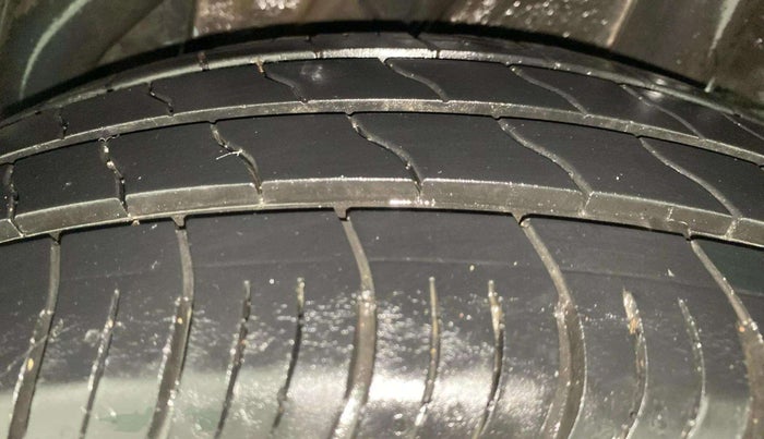2019 Hyundai Verna 1.4 E PETROL, Petrol, Manual, 48,523 km, Left Rear Tyre Tread