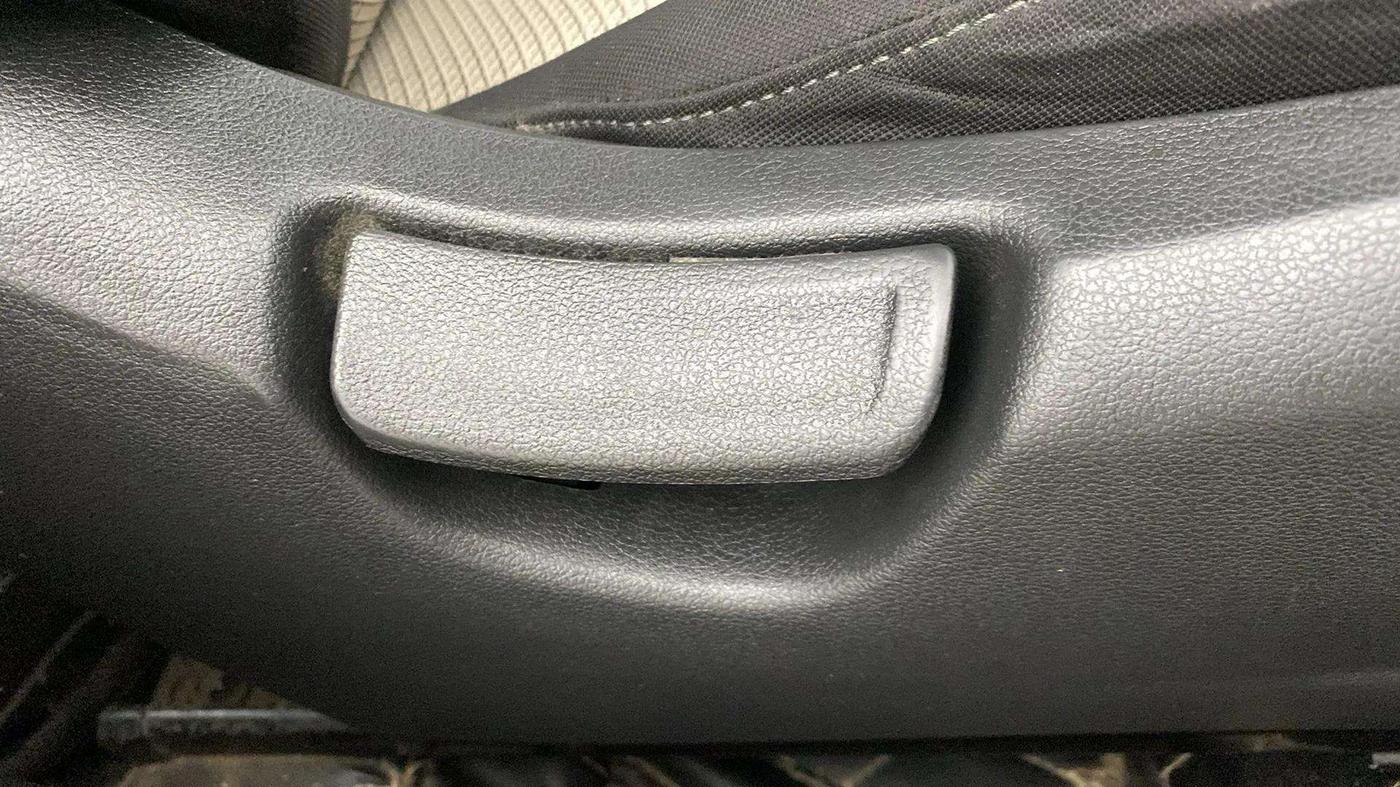 2019 Hyundai Verna 1.4 E PETROL, Petrol, Manual, 48,523 km, Driver Side Adjustment Panel