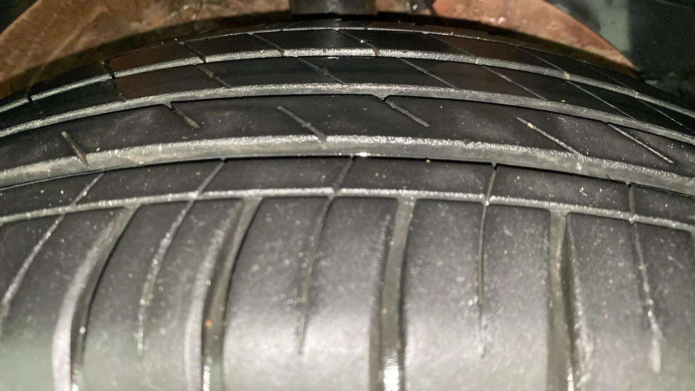 2021 MG HECTOR SHARP 1.5 DCT PETROL, Petrol, Automatic, 22,657 km, Right Front Tyre Tread