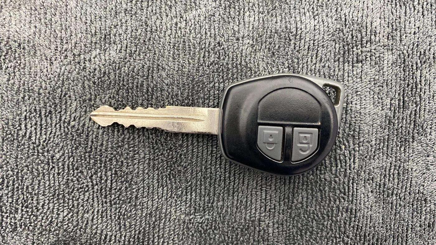 2014 Maruti Swift VXI, Petrol, Manual, 75,030 km, Key Close Up