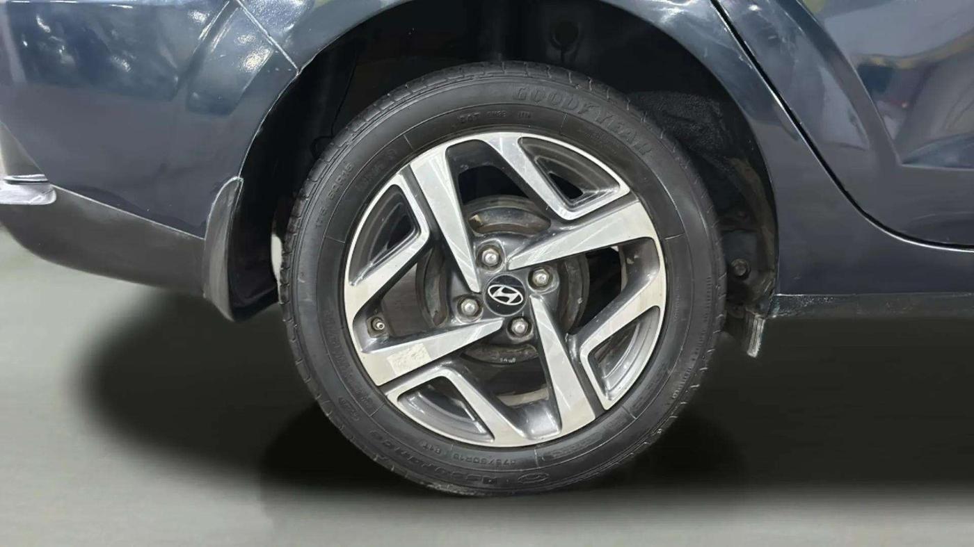 2023 Hyundai AURA SX 1.2 CNG, CNG, Manual, 47,591 km, Right Rear Wheel