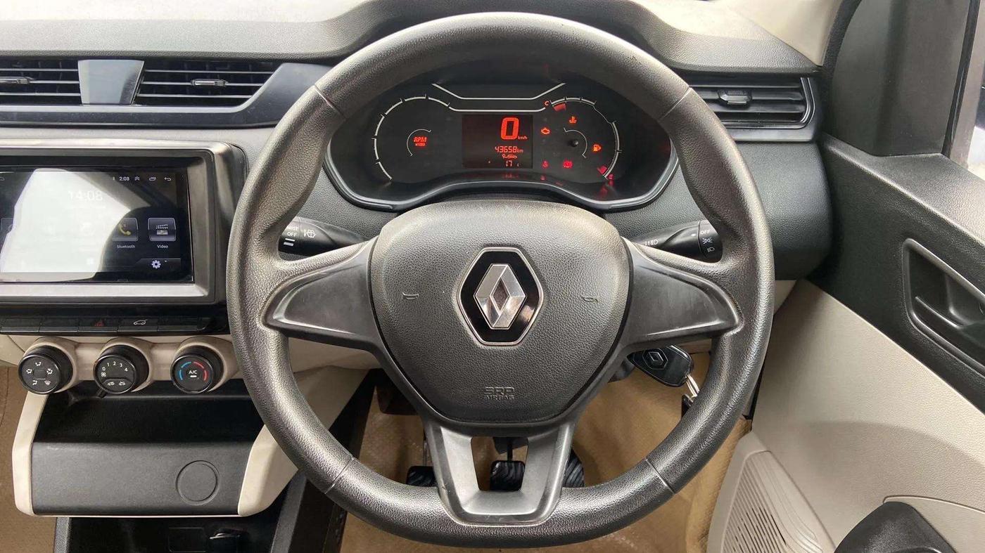 2020 Renault TRIBER RXE MT, Petrol, Manual, 43,643 km, Steering Wheel Close Up