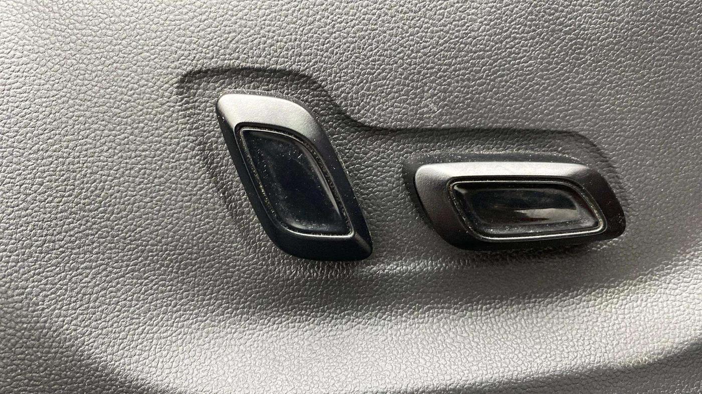 2021 MG ASTOR SAVVY 1.5 CVT S RED, Petrol, Automatic, 93,889 km, Driver Side Adjustment Panel