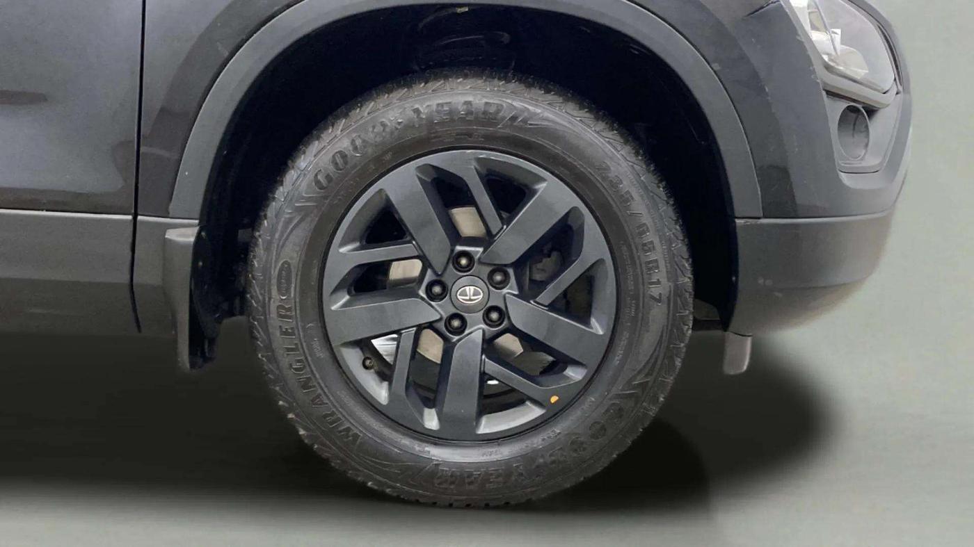 2020 Tata Harrier XZ PLUS 2.0L DARK EDITION, Diesel, Manual, 67,116 km, Right Front Wheel
