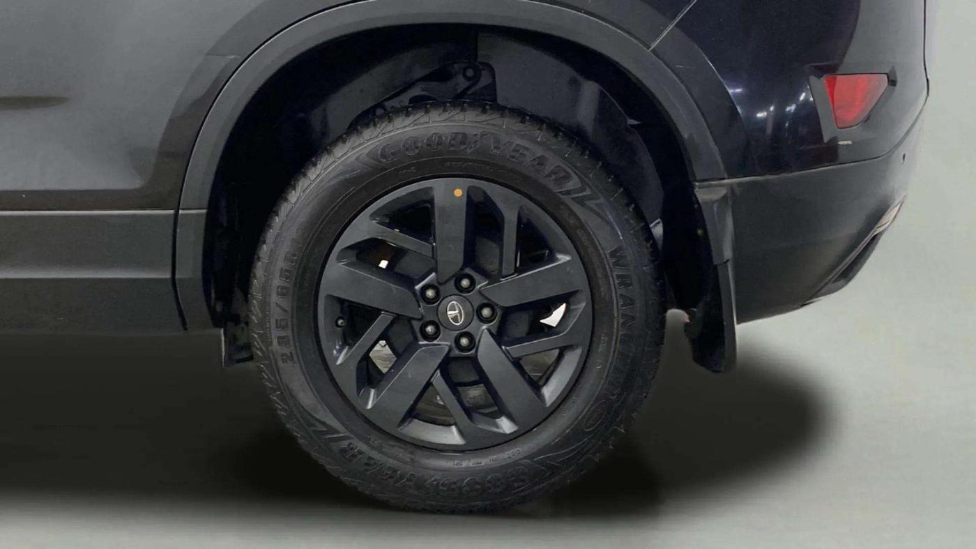 2020 Tata Harrier XZ PLUS 2.0L DARK EDITION, Diesel, Manual, 67,116 km, Left Rear Wheel
