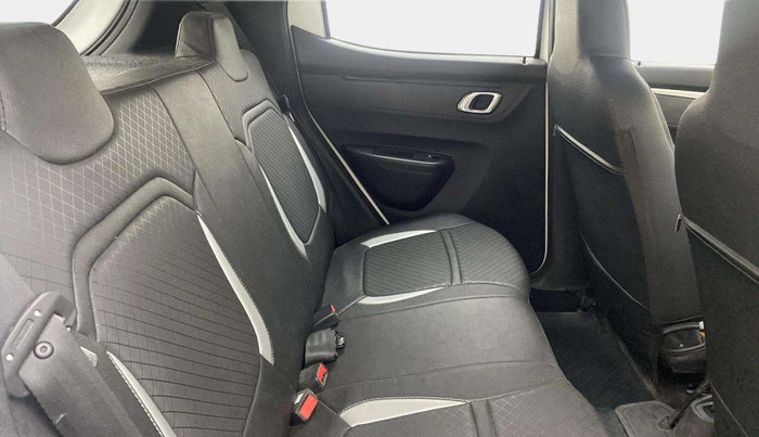 2022 Renault Kwid CLIMBER 1.0 AMT Dual Tone , Petrol, Automatic, 19,286 km, Right Side Rear Door Cabin