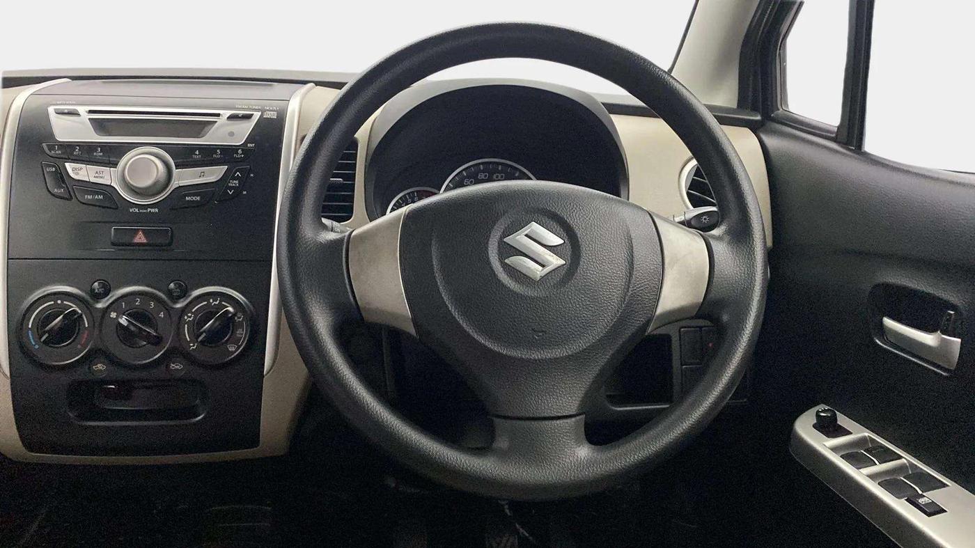 2016 Maruti Wagon R 1.0 VXI, Petrol, Manual, 13,109 km, Steering Wheel Close Up